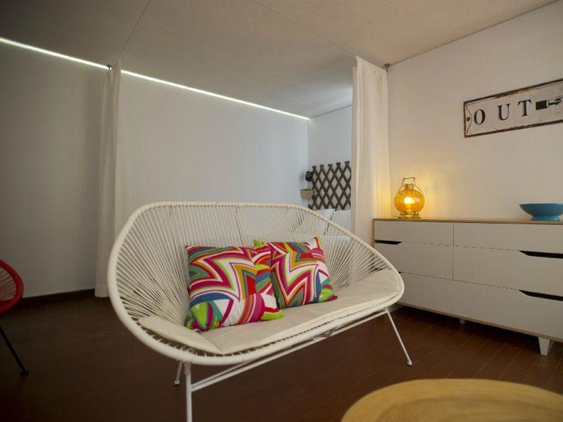 Carcavelos Surf House Bed & Breakfast ภายนอก รูปภาพ