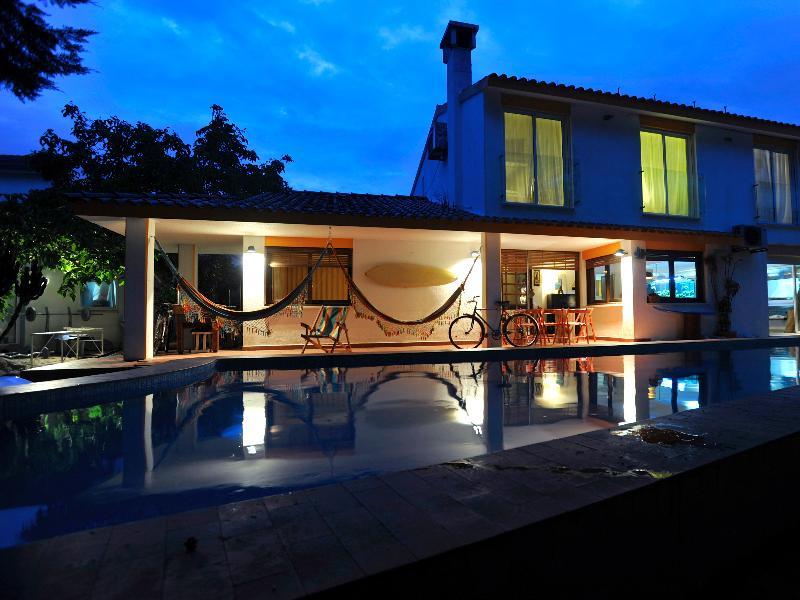 Carcavelos Surf House Bed & Breakfast ภายนอก รูปภาพ