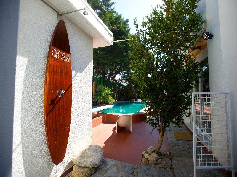 Carcavelos Surf House Bed & Breakfast ภายนอก รูปภาพ