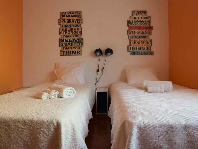 Carcavelos Surf House Bed & Breakfast ภายนอก รูปภาพ