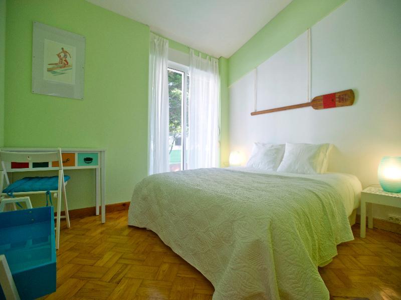 Carcavelos Surf House Bed & Breakfast ภายนอก รูปภาพ