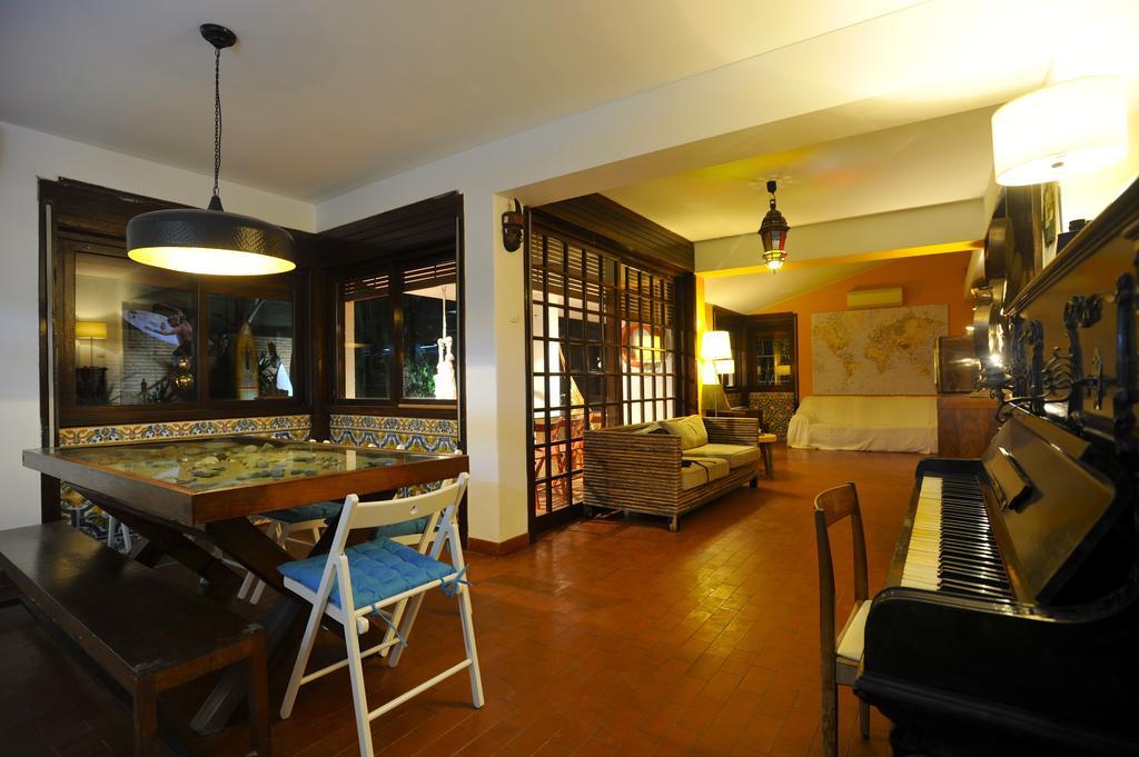 Carcavelos Surf House Bed & Breakfast ภายนอก รูปภาพ