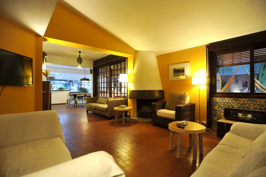 Carcavelos Surf House Bed & Breakfast ภายนอก รูปภาพ