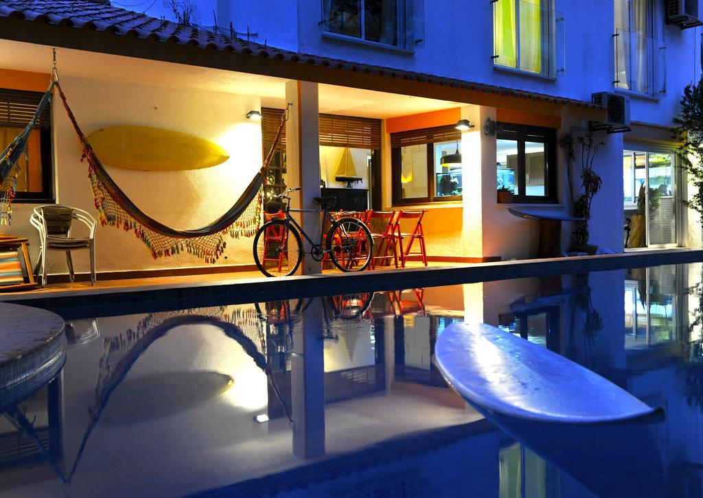 Carcavelos Surf House Bed & Breakfast ภายนอก รูปภาพ