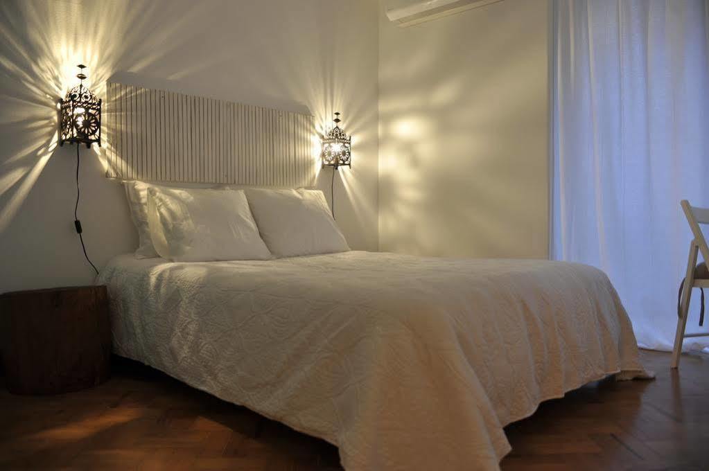 Carcavelos Surf House Bed & Breakfast ภายนอก รูปภาพ